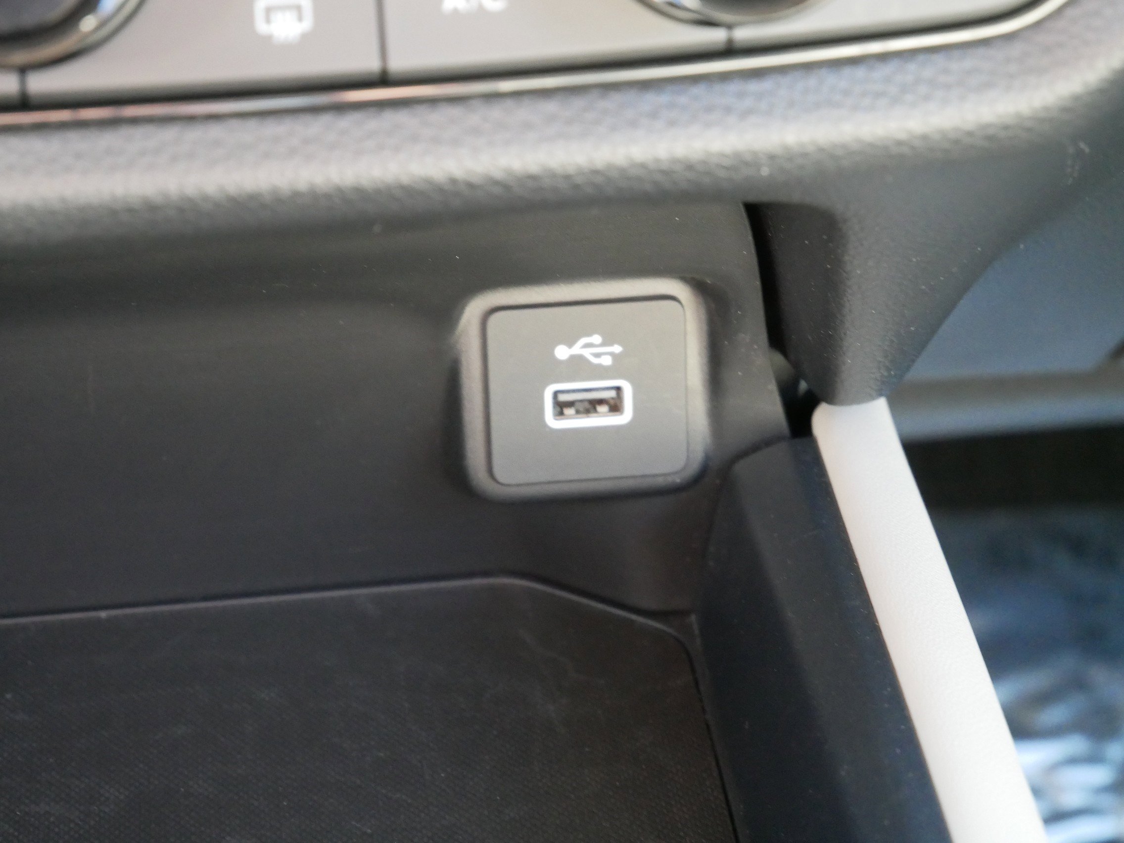 Certified 2024 Honda HR-V LX image 28