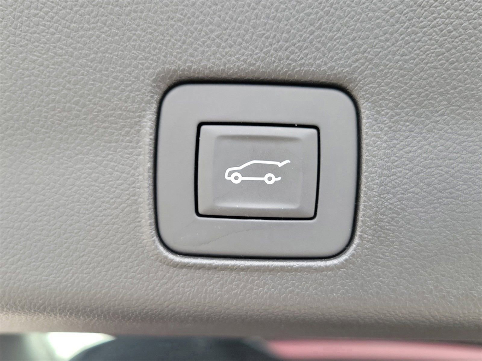 Used 2025 Chevrolet TrailBlazer RS w/ Convenience Package image 10