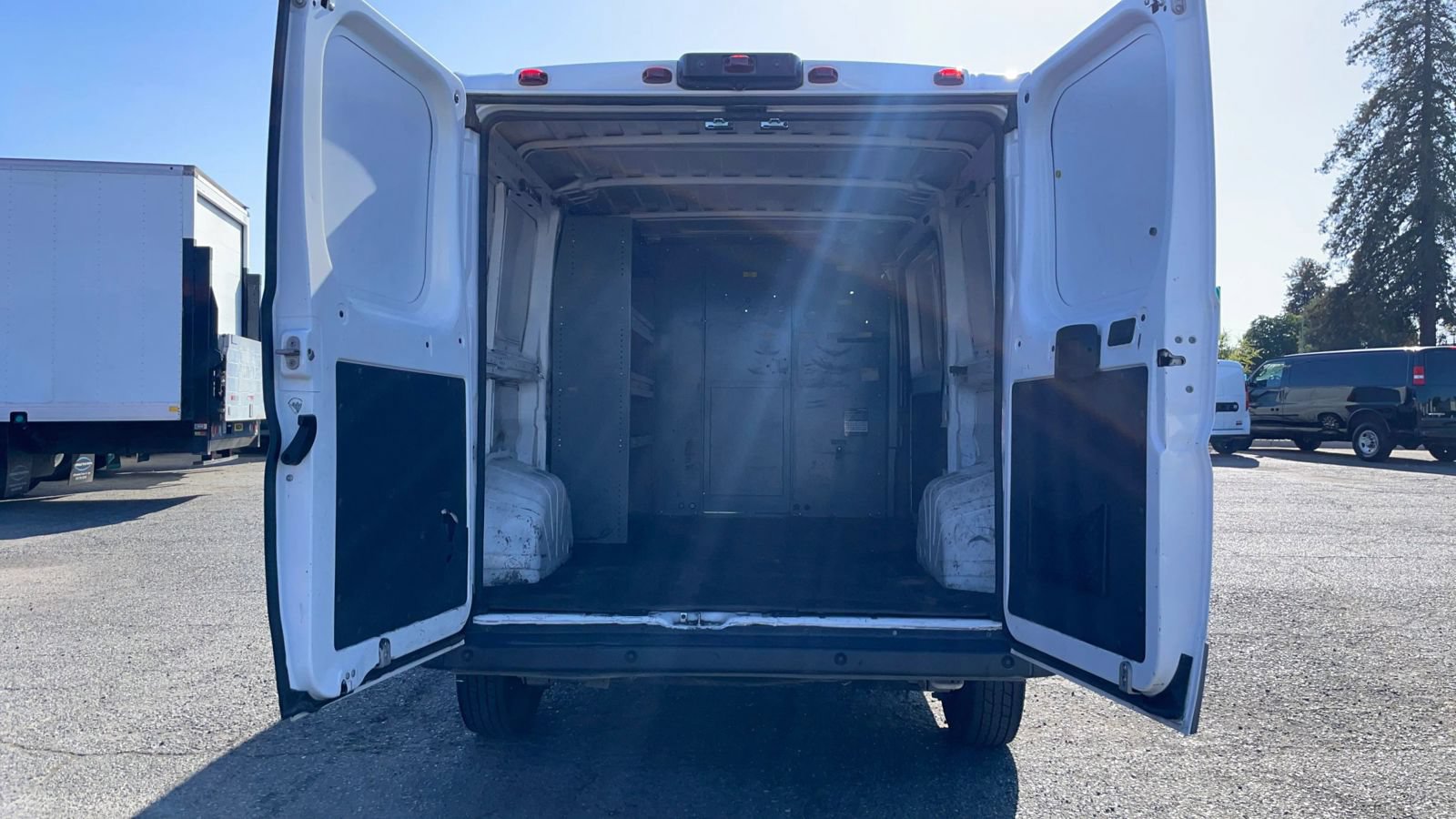 Used 2018 RAM ProMaster 1500 w/ Premium Appearance Group FWD image 33