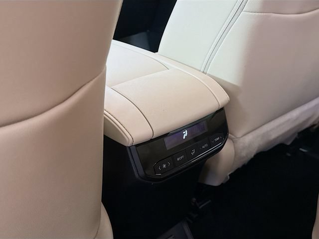Used 2023 Toyota Highlander Limited AWD/4WD image 26