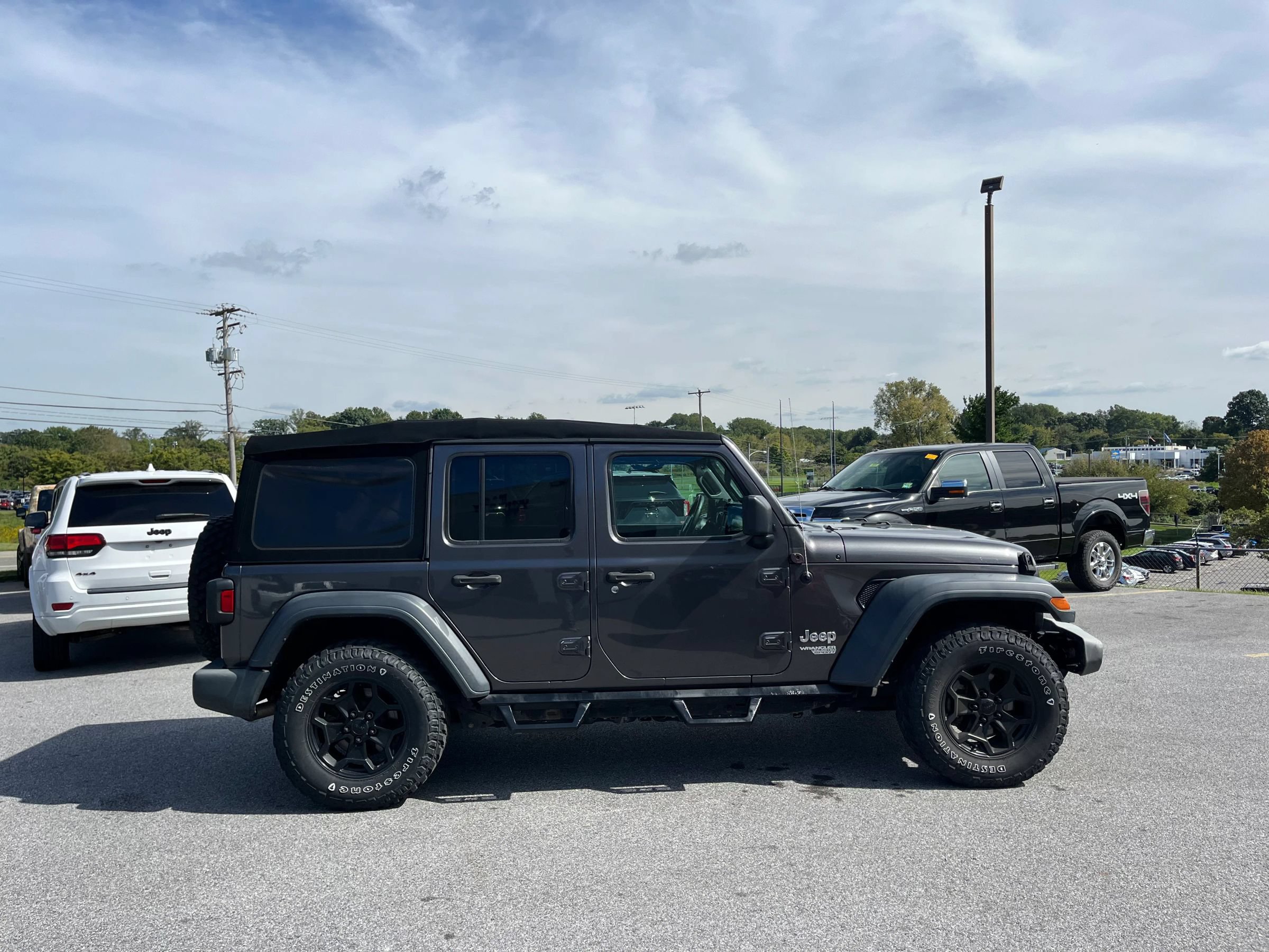 Used 2018 Jeep Wrangler Unlimited Sport S AWD/4WD image 29