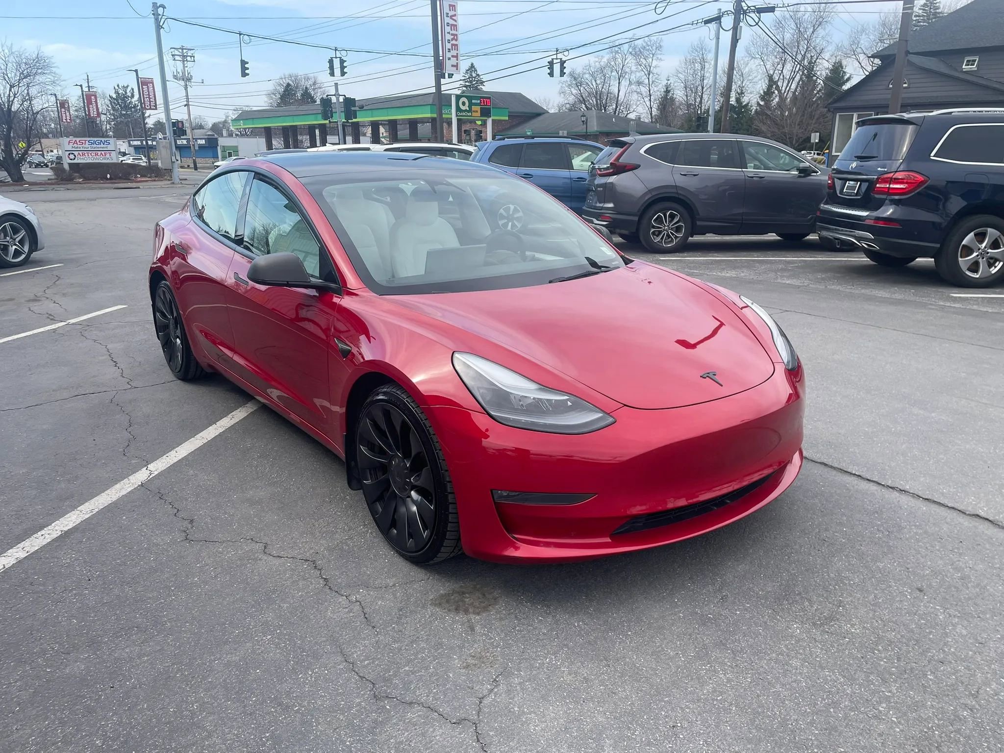 Used 2022 Tesla Model 3 Performance image 2