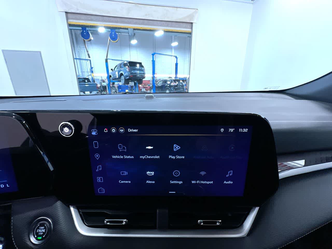 Used 2025 Chevrolet Equinox LT w/ Safety and Technology Package AWD/4WD image 24