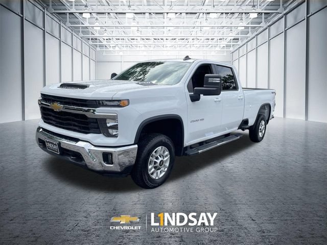Used 2025 Chevrolet Silverado 2500 LT w/ Convenience Package AWD/4WD image 4
