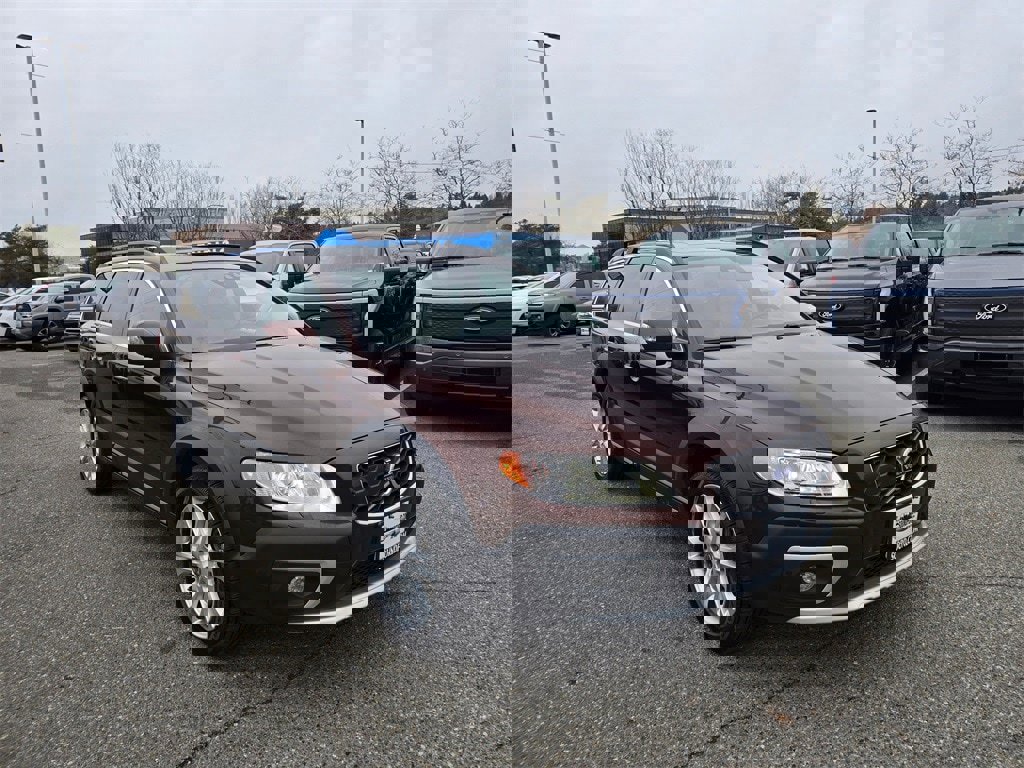 Used 2016 Volvo XC70 T5 Platinum w/ Climate Package image 3