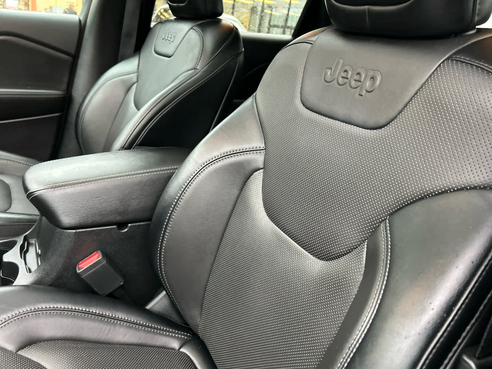 Used 2022 Jeep Cherokee Latitude Lux w/ Sun & Sound Group image 30