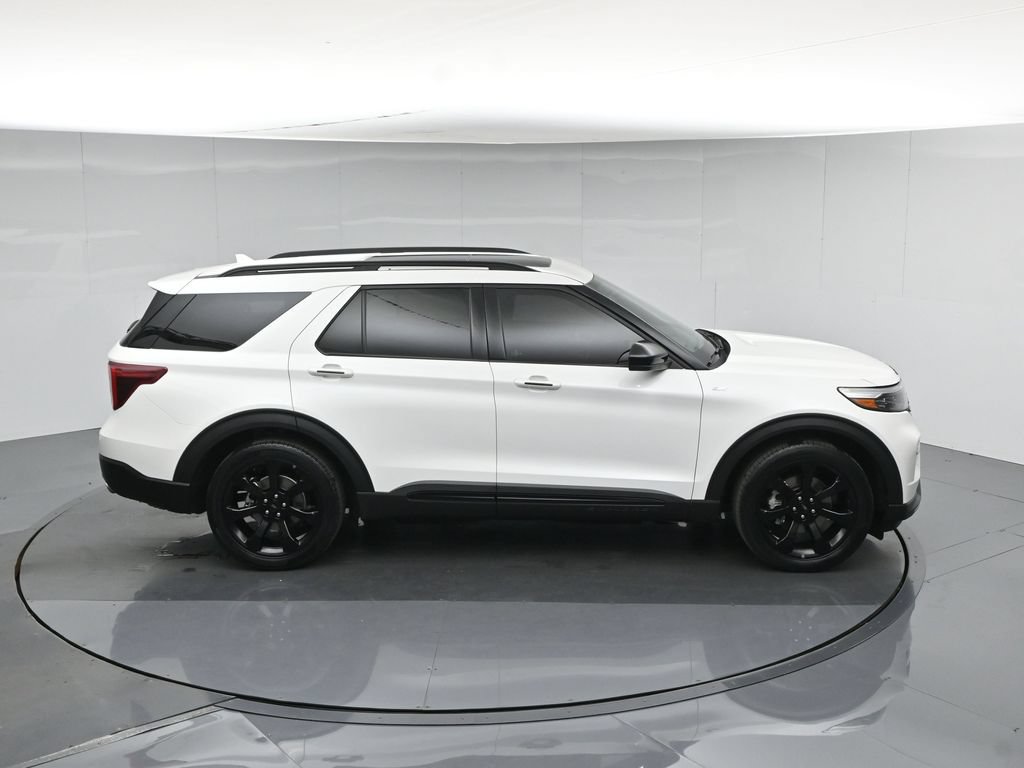 Certified 2024 Ford Explorer ST-Line w/ Class IV Trailer Tow Package RWD image 47