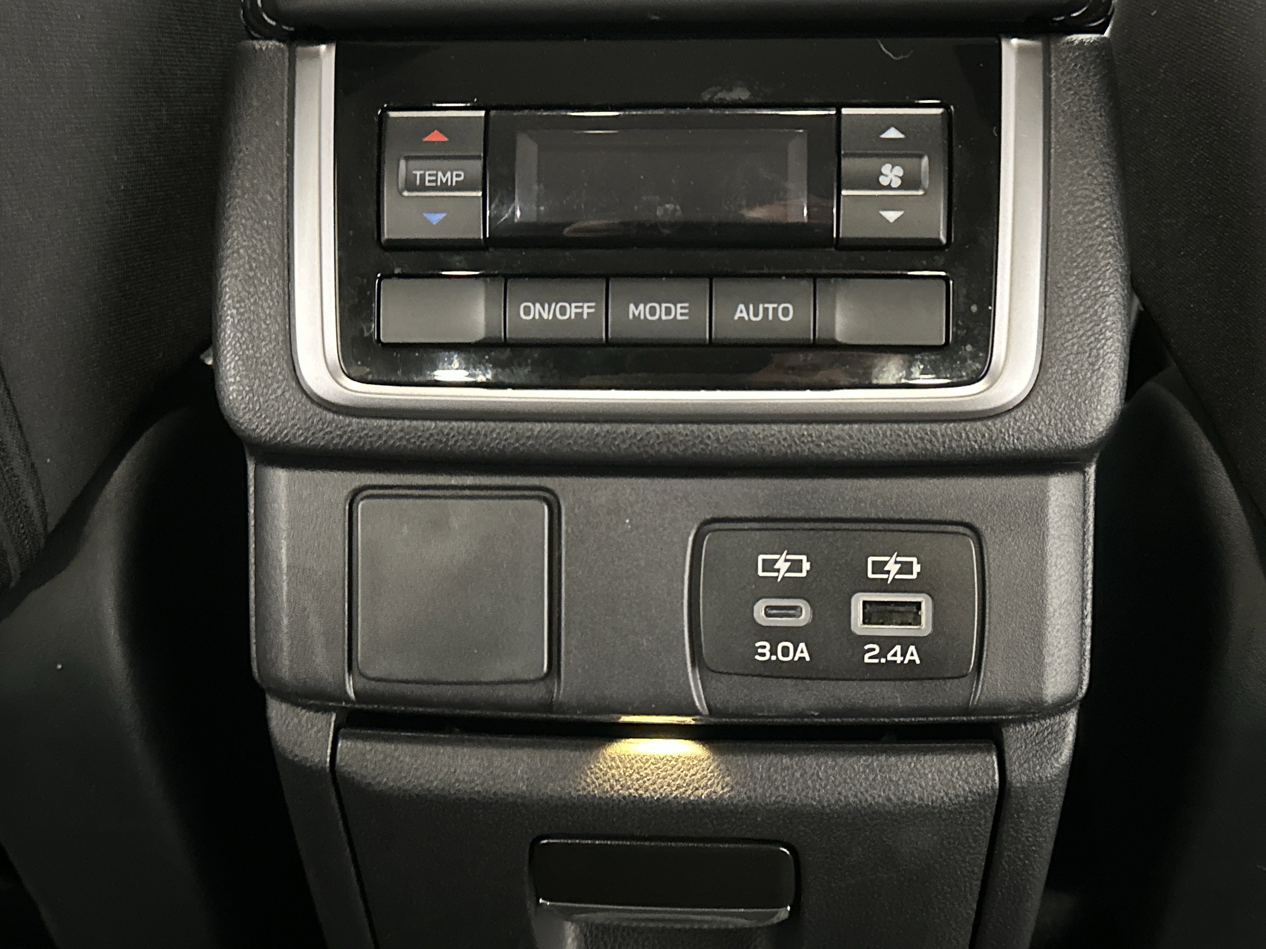 Used 2025 Subaru Ascent Premium AWD/4WD image 23