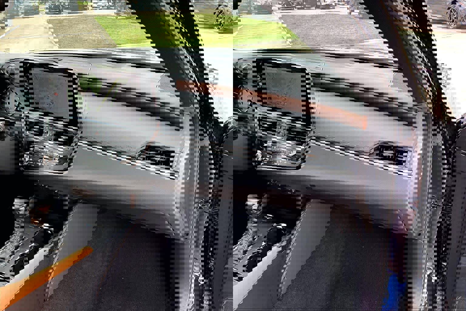 Certified 2025 Lexus ES 300h w/ Premium Package image 19