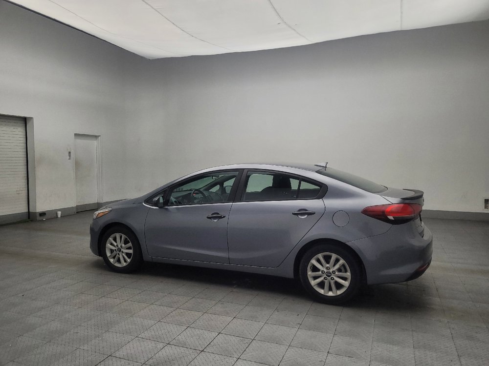 Used 2017 Kia Forte S image 3