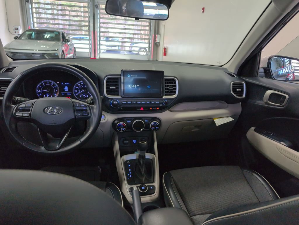 Certified 2021 Hyundai Venue image 13