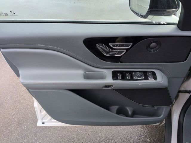 Used 2020 Lincoln Aviator Reserve w/ Elements Package Plus image 6