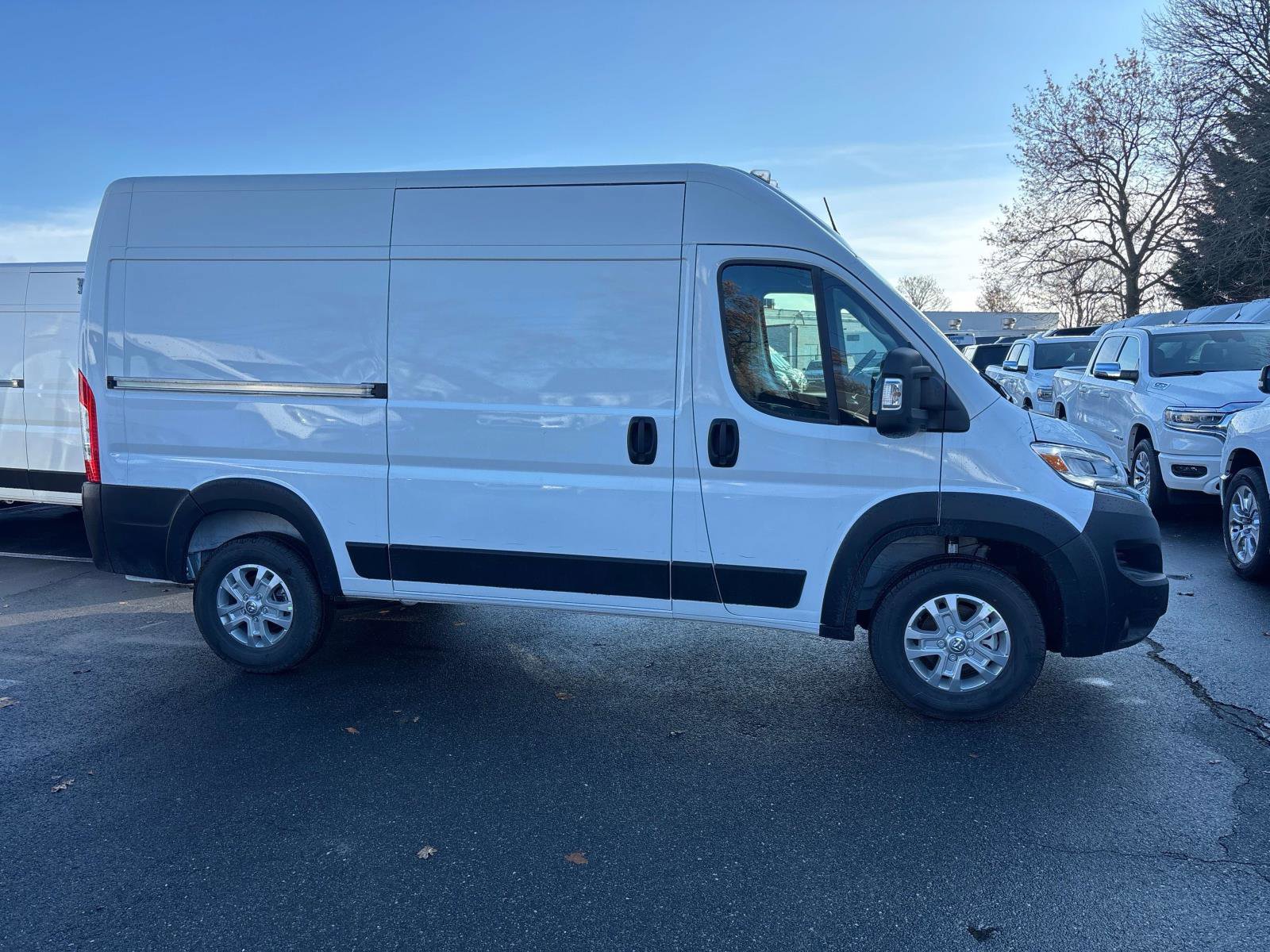 New 2025 RAM ProMaster 2500 w/ Quick Order Package 22G SLT image 2