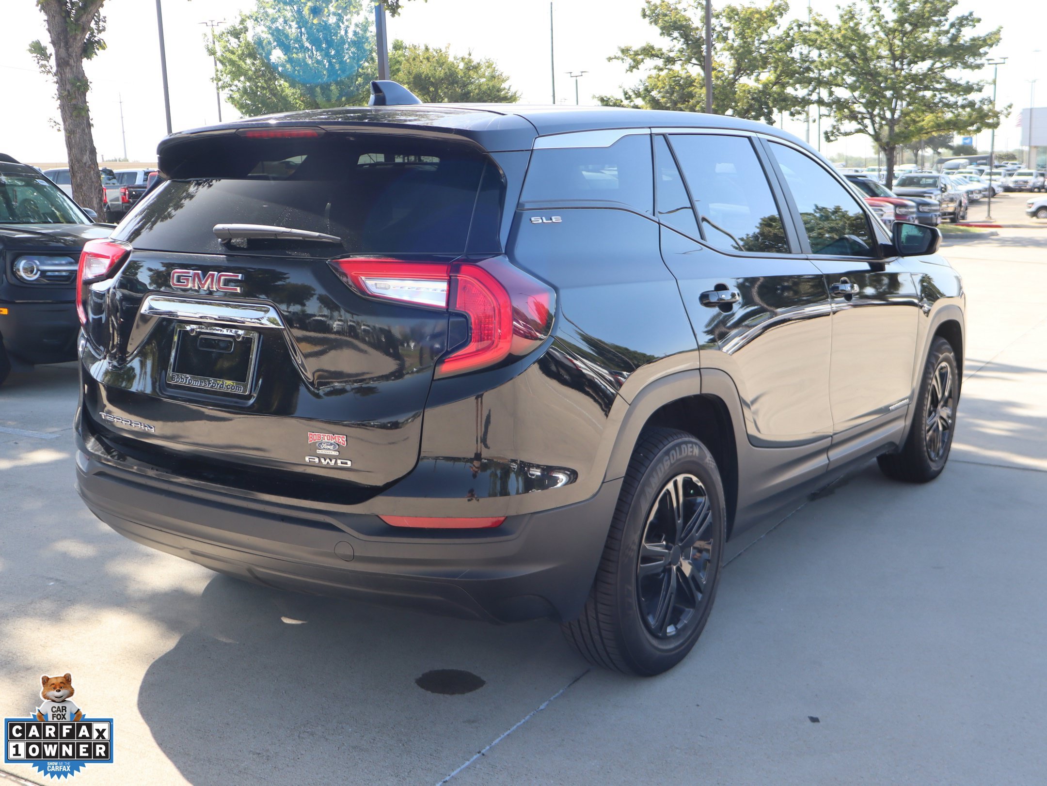 Used 2024 GMC Terrain SLE AWD/4WD image 4
