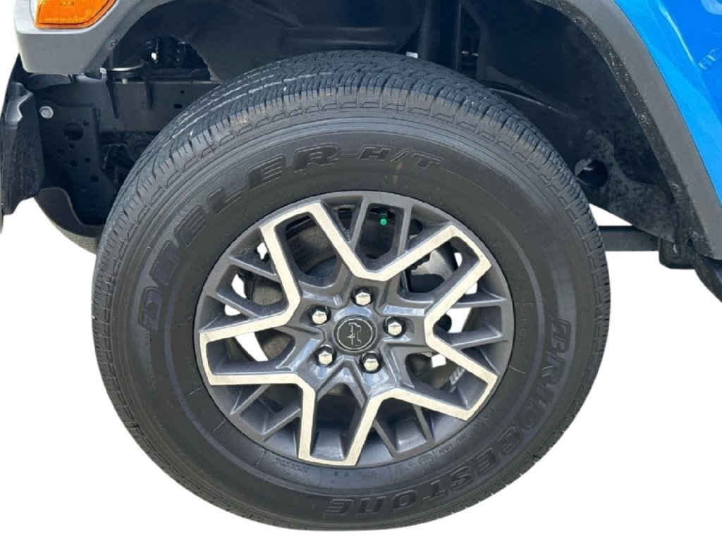Used 2024 Jeep Wrangler Unlimited Sahara AWD/4WD image 11