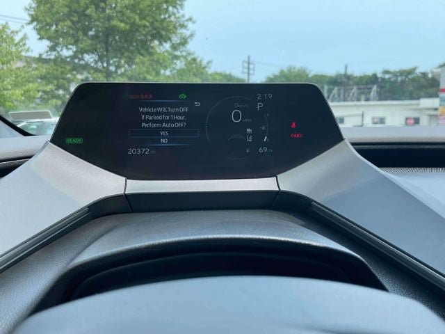 Certified 2025 Toyota Prius LE FWD image 27