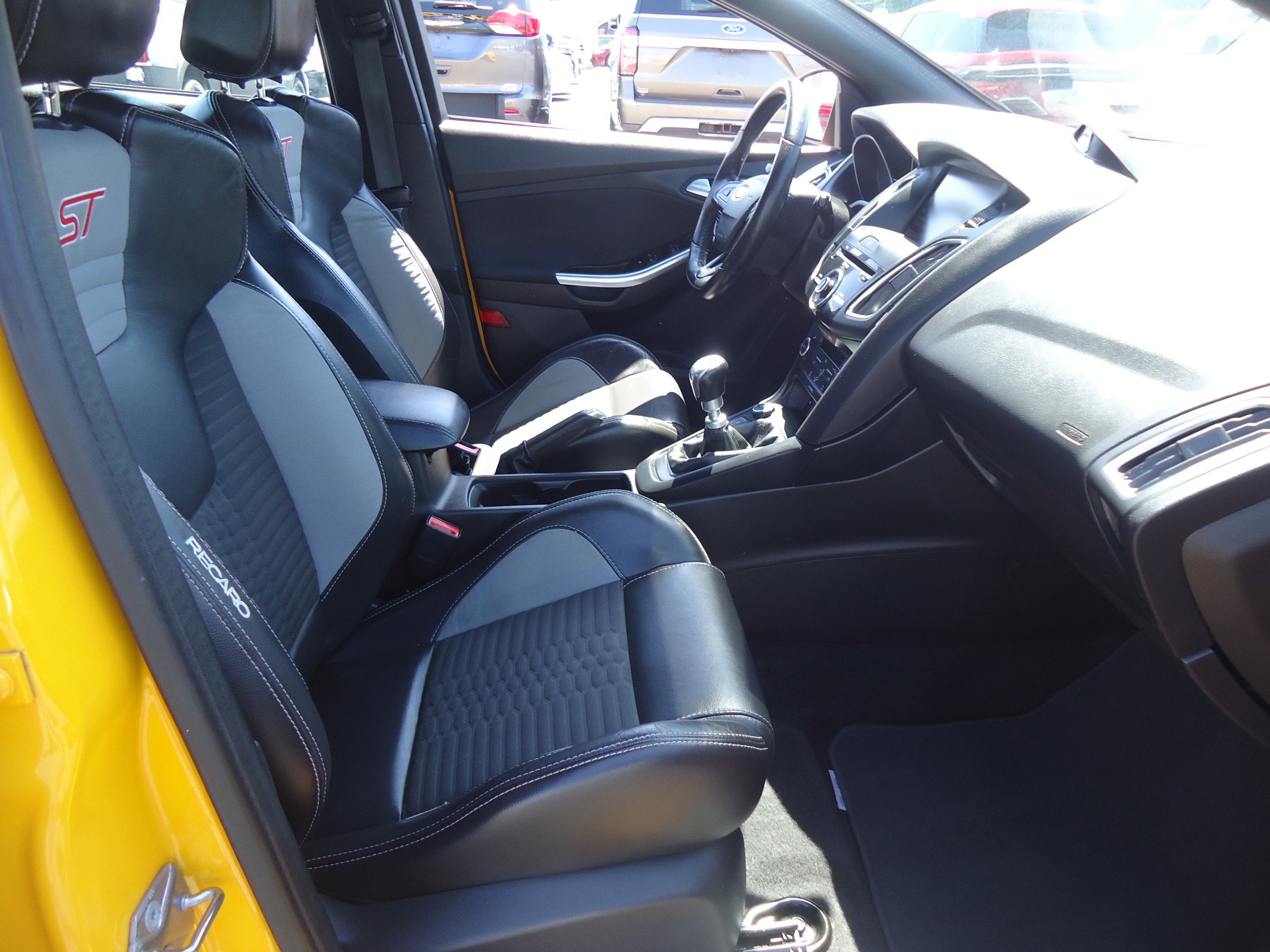Used 2015 Ford Focus ST w/ Equipment Group 401A FWD image 28