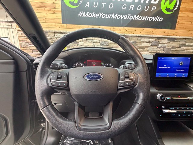 Used 2020 Ford Explorer XLT w/ Comfort Package AWD/4WD image 18