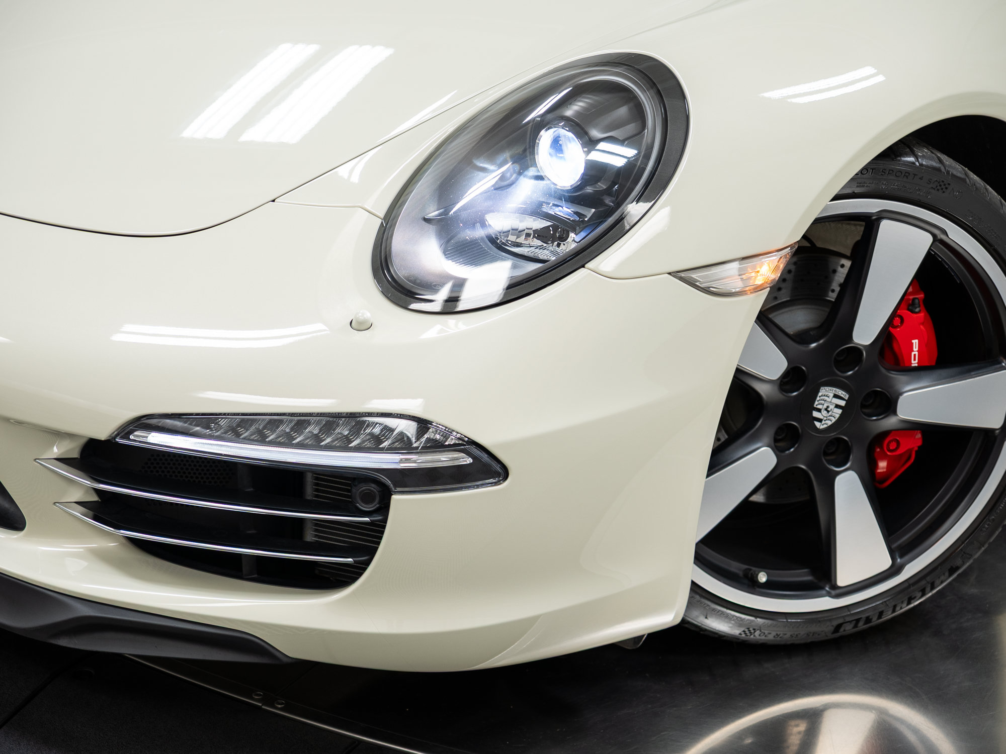 Certified 2014 Porsche 911 50th Anniversary Edition RWD image 51