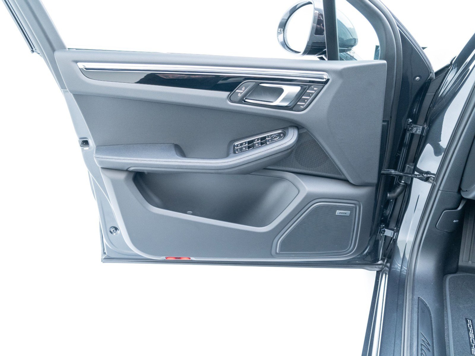 New 2026 Porsche Macan image 21