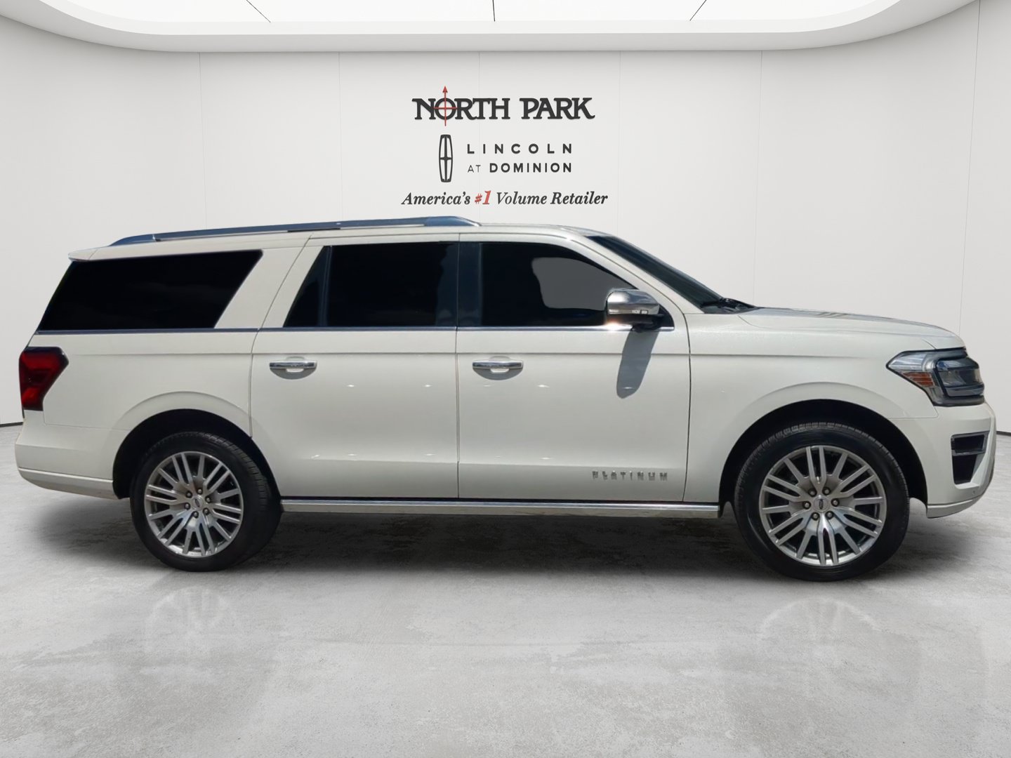 Used 2023 Ford Expedition Max Platinum AWD/4WD image 6