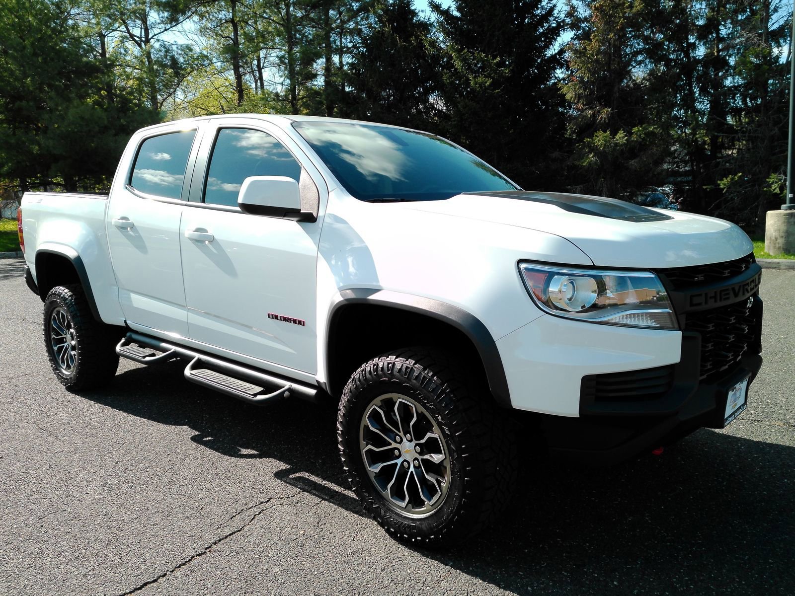 Certified 2022 Chevrolet Colorado ZR2 AWD/4WD image 2