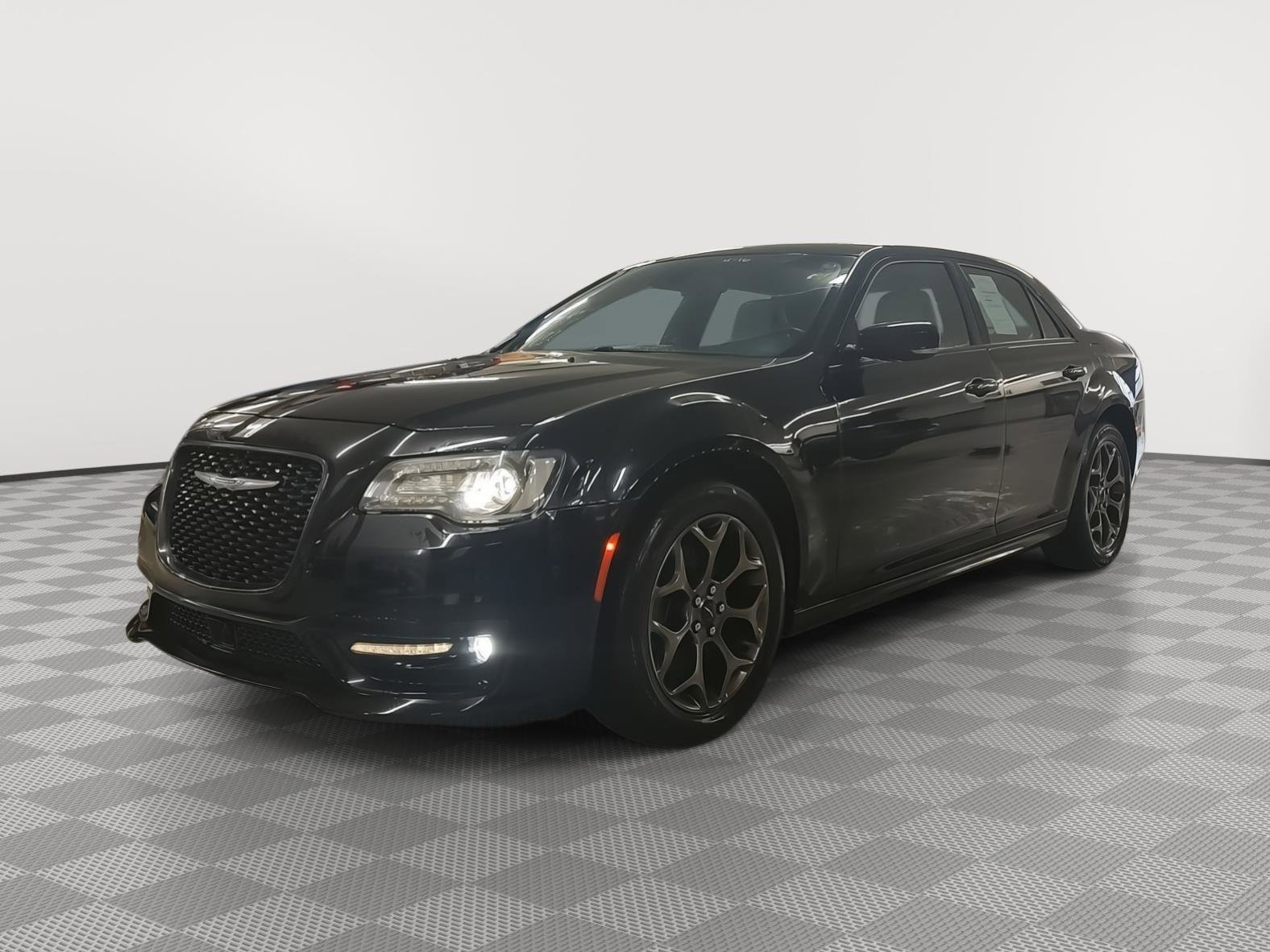 Used 2018 Chrysler 300 S w/ 300S Premium Group AWD/4WD image 22
