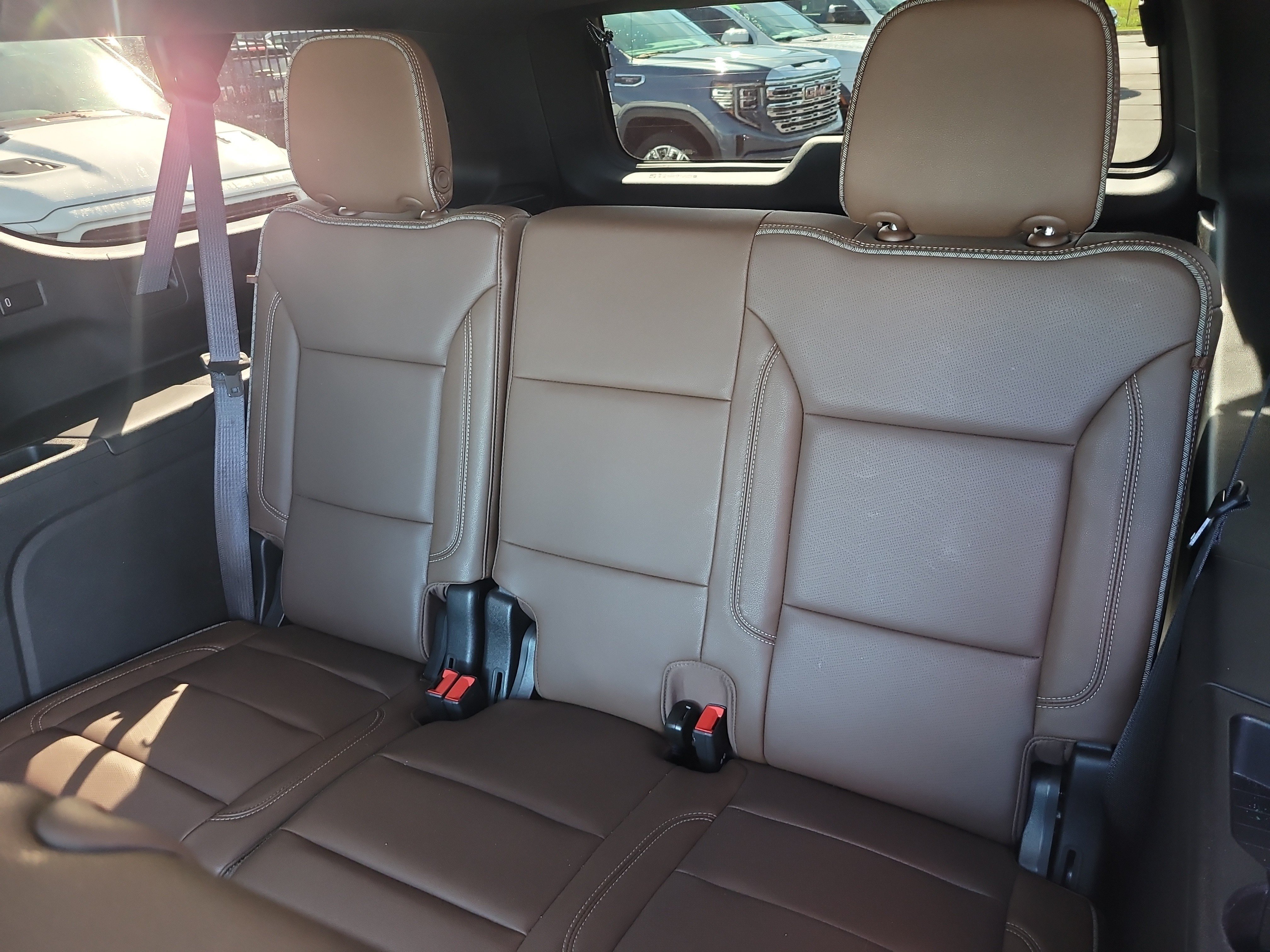 Used 2024 Chevrolet Suburban High Country AWD/4WD image 12
