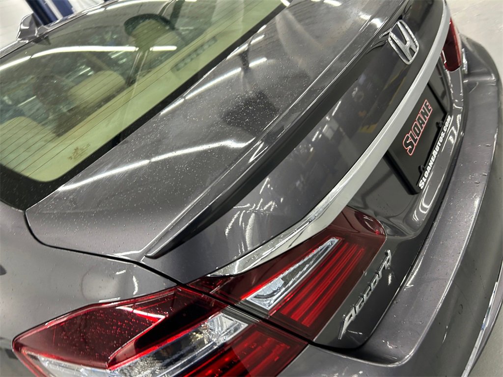 Used 2017 Honda Accord Touring image 17