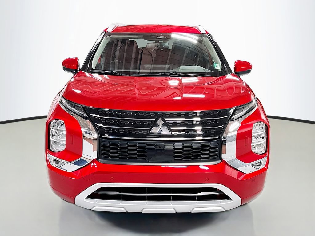 Used 2023 Mitsubishi Outlander SEL image 2