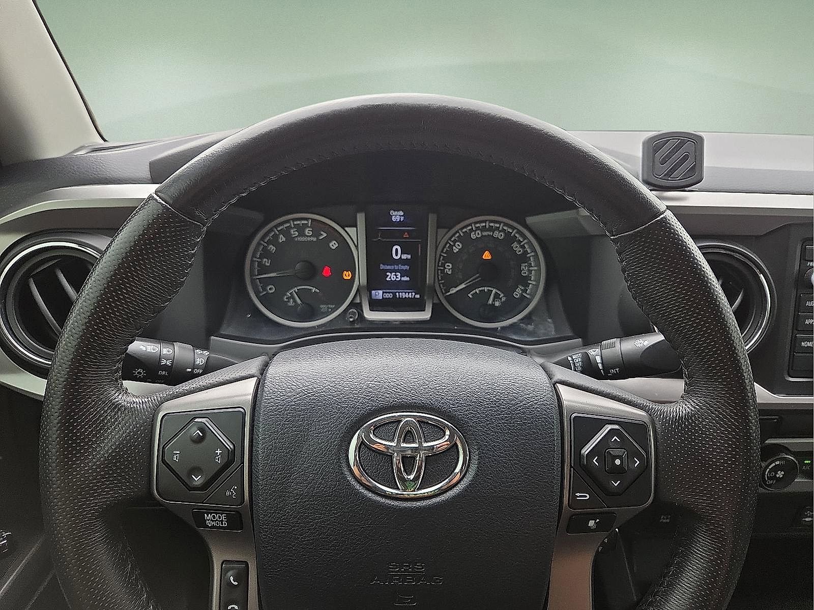 Used 2017 Toyota Tacoma 4x4 Double Cab image 24