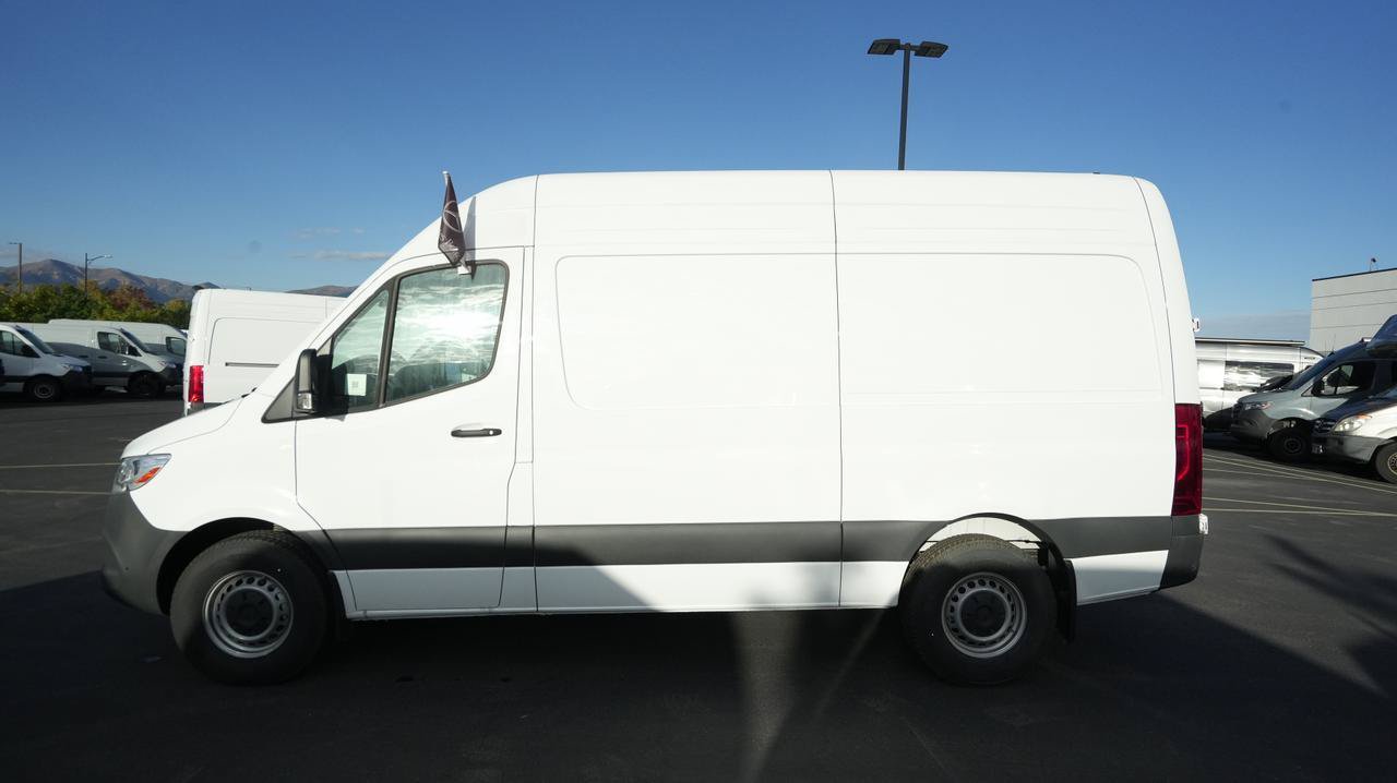Used 2024 Mercedes-Benz Sprinter 2500 image 4