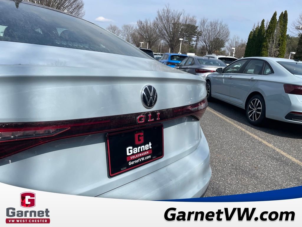 Used 2025 Volkswagen Jetta GLI Autobahn w/ GLI Black Package image 15