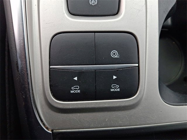 Used 2022 Ford Explorer XLT w/ Equipment Group 202A image 23