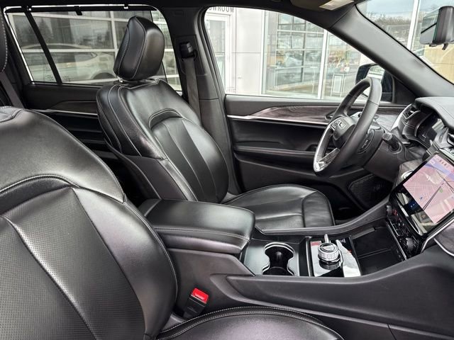 Used 2024 Jeep Grand Cherokee L Limited w/ Luxury Tech Group II image 38