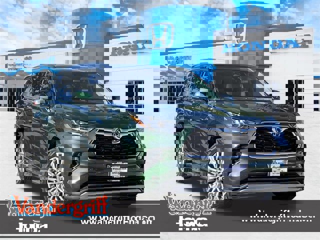 Used 2024 Toyota Highlander Platinum