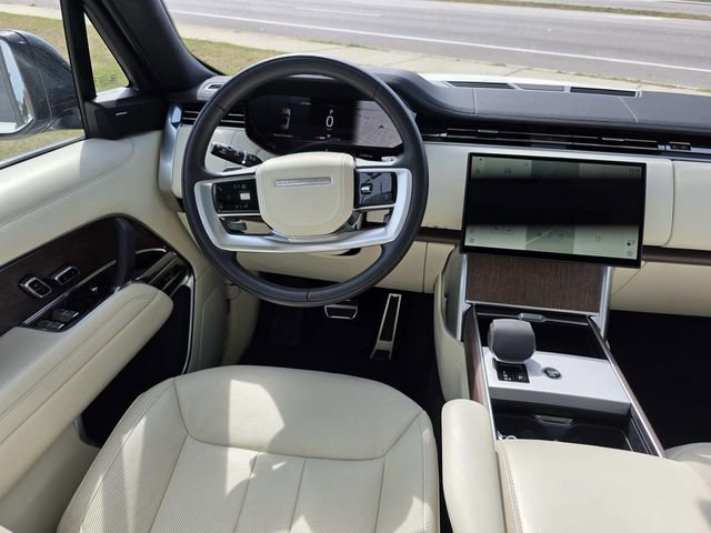 Used 2024 Land Rover Range Rover SE AWD/4WD image 6