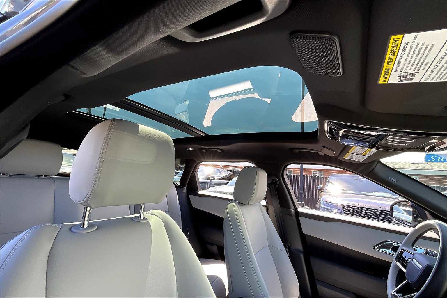 New 2026 Land Rover Range Rover Velar Dynamic SE image 29