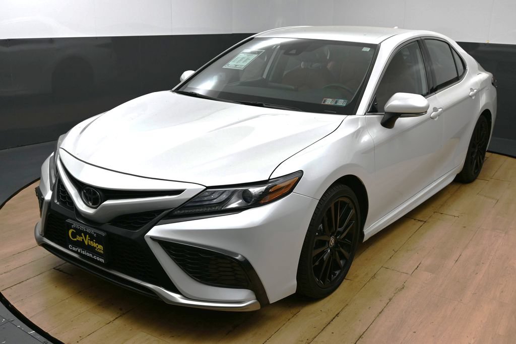 Used 2024 Toyota Camry XSE FWD image 11