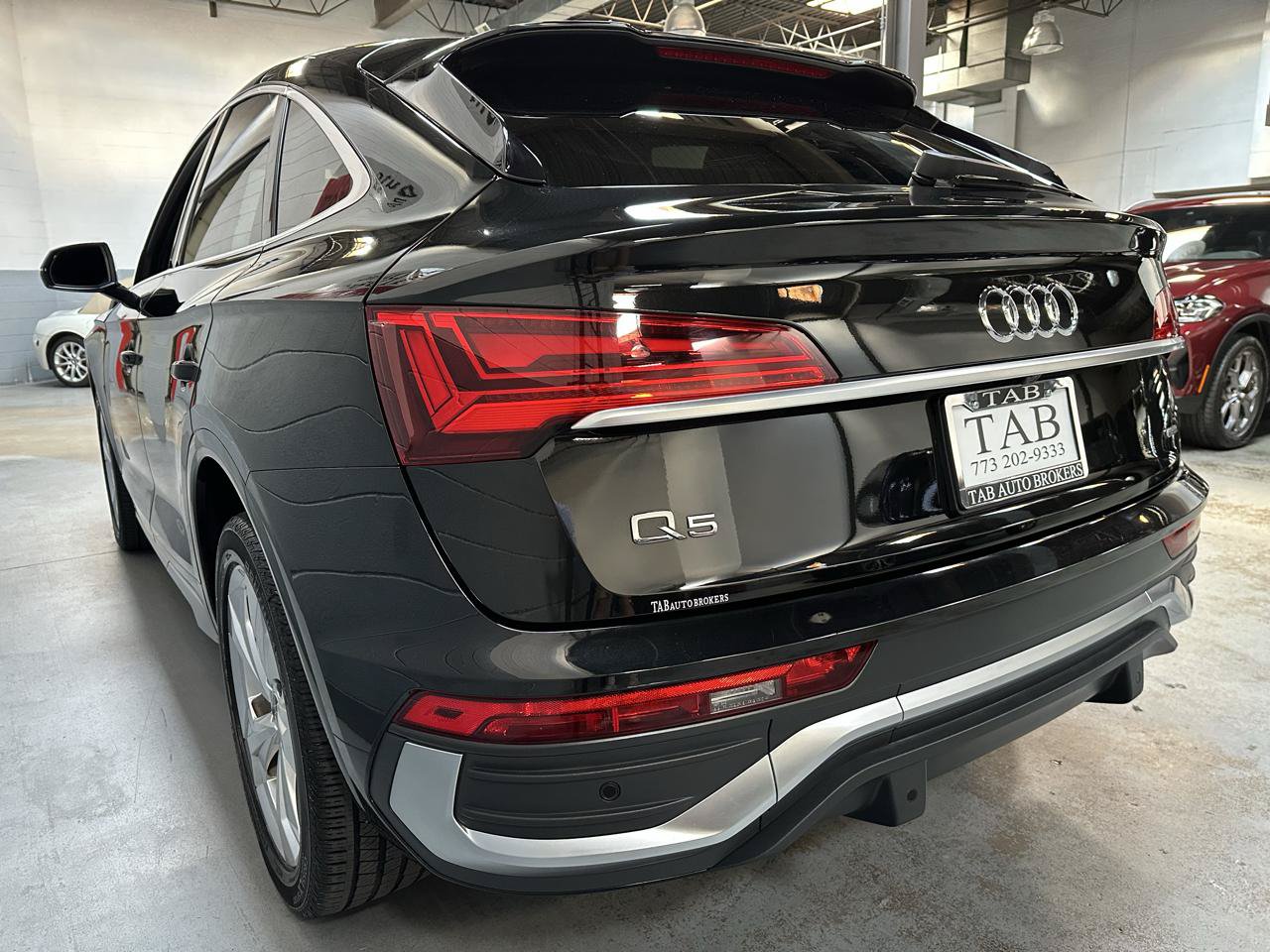 Used 2023 Audi Q5 2.0T Premium w/ Convenience Package AWD/4WD image 5
