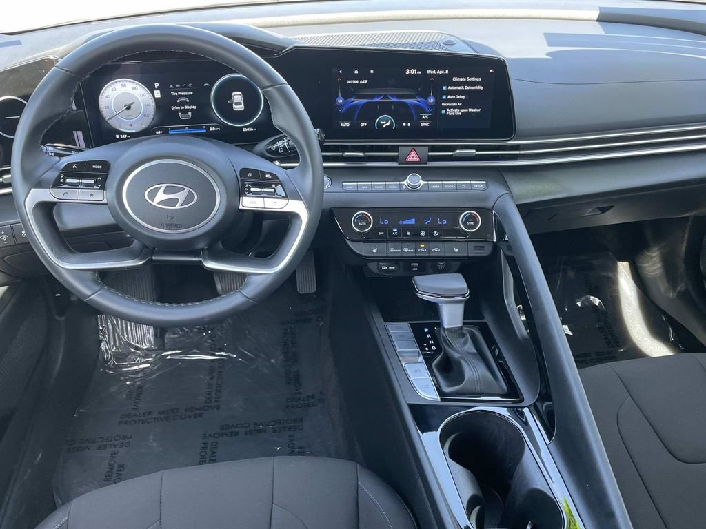 Certified 2024 Hyundai Elantra SEL w/ Convenience Package image 21