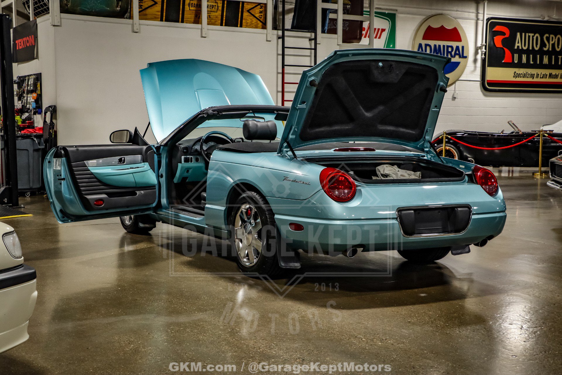 Used 2002 Ford Thunderbird RWD image 86