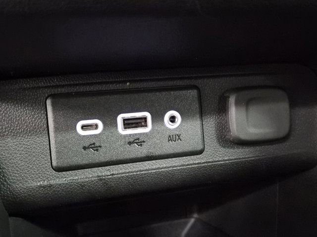 Used 2023 Buick Encore GX Select w/ Safety Package II image 29