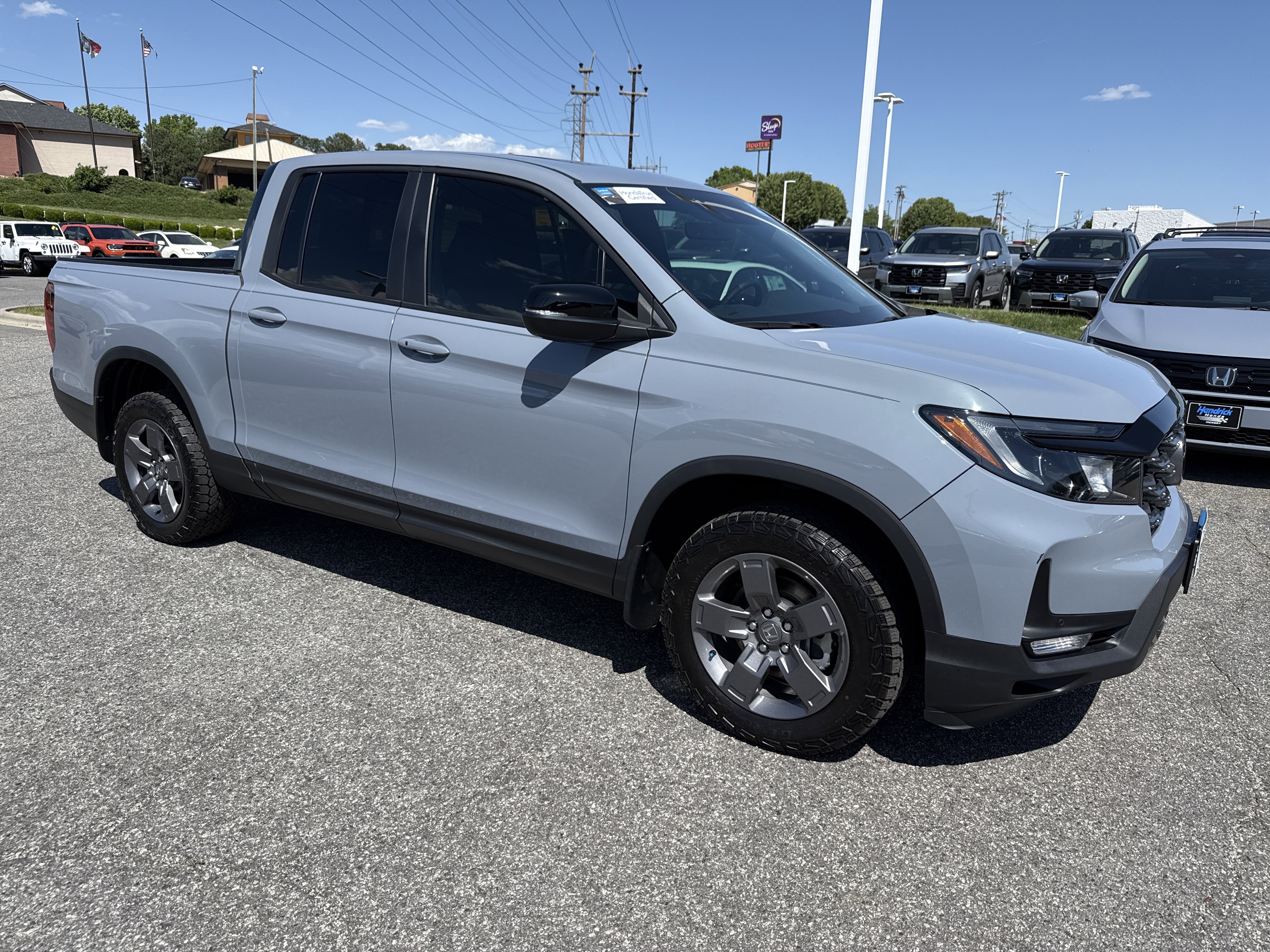 Used 2024 Honda Ridgeline TrailSport image 2