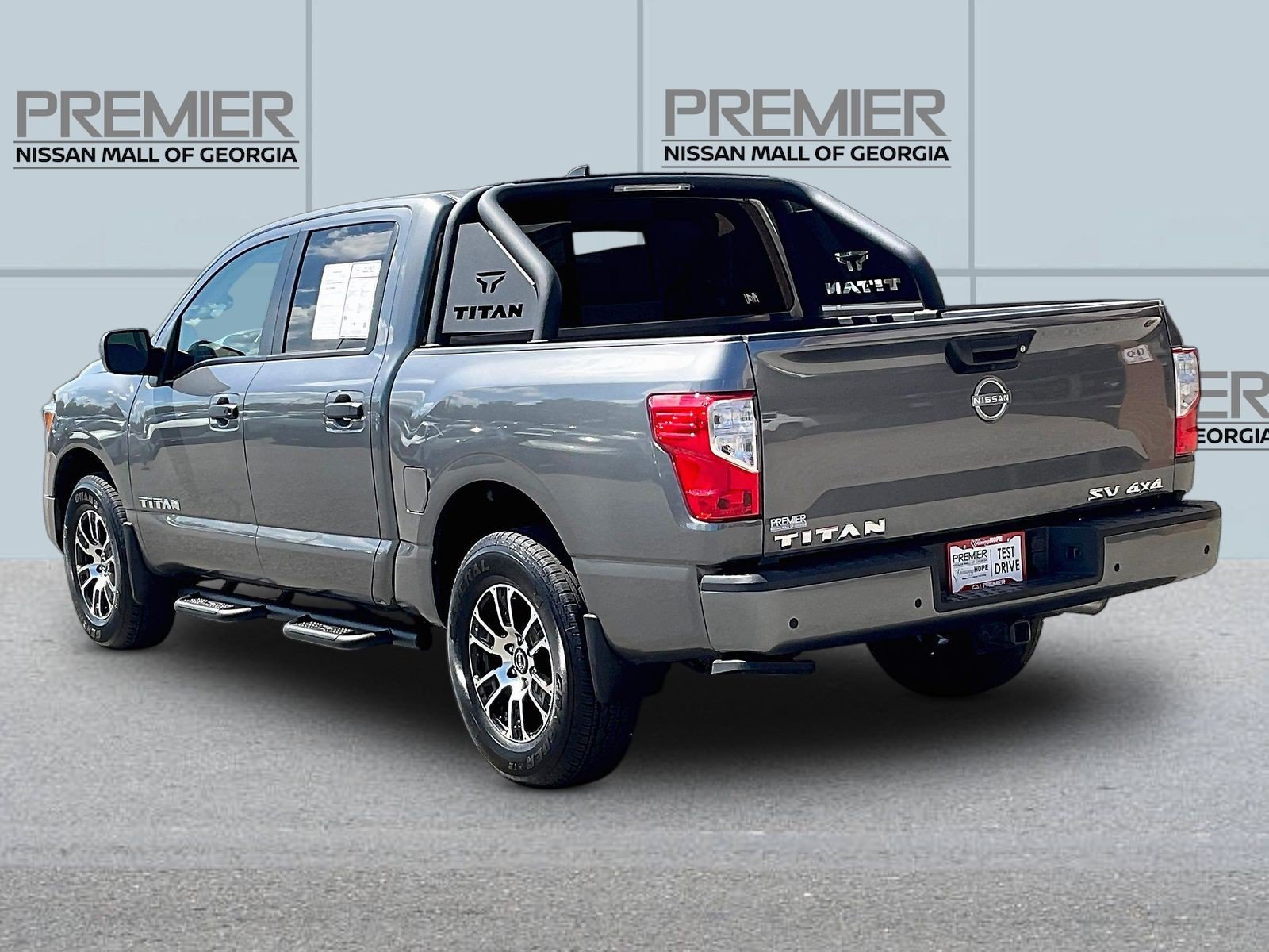 Used 2024 Nissan Titan SV w/ SV Convenience Package AWD/4WD image 5
