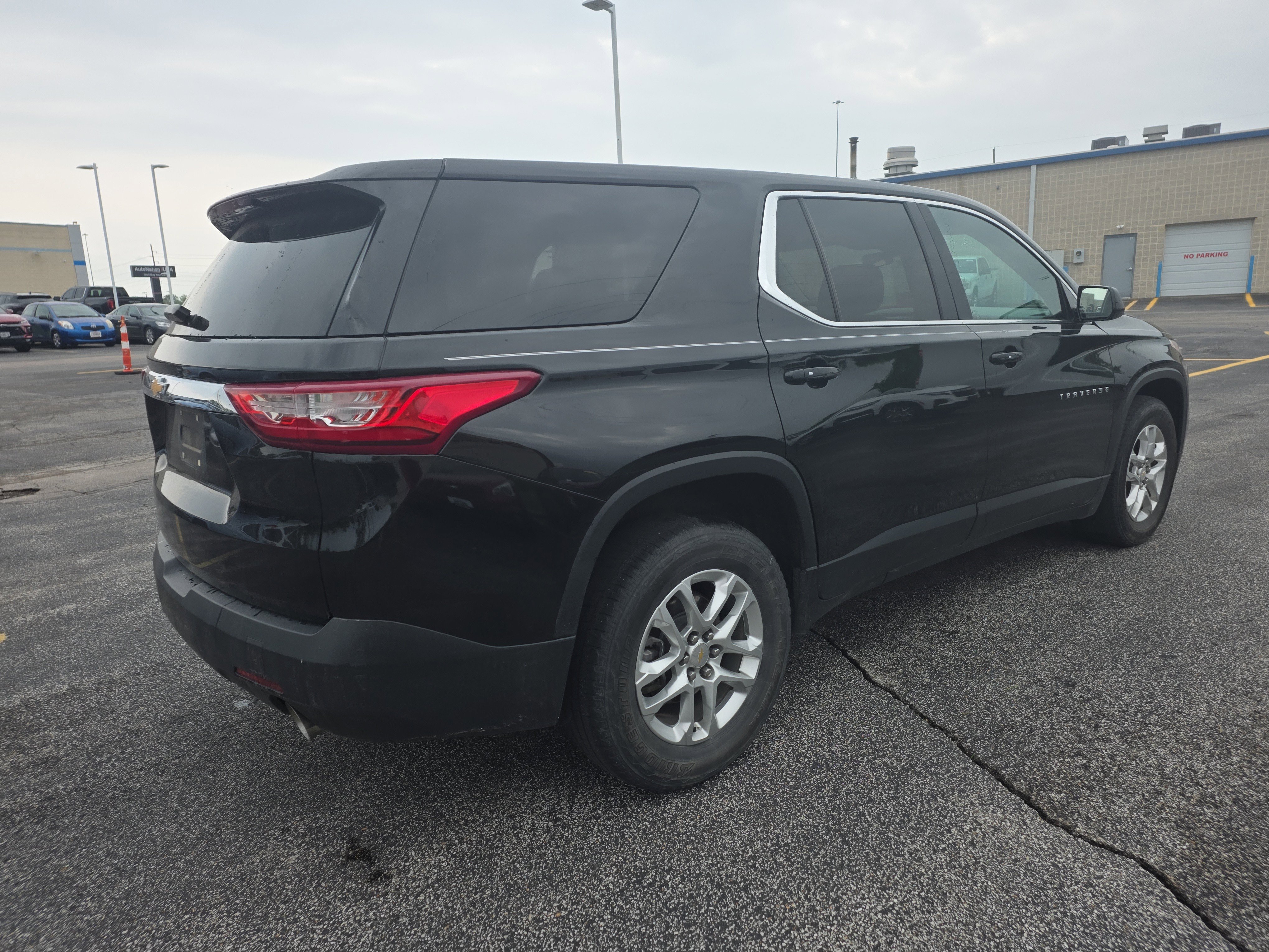 Used 2019 Chevrolet Traverse LS w/ LPO, Floor Liner Package FWD image 3