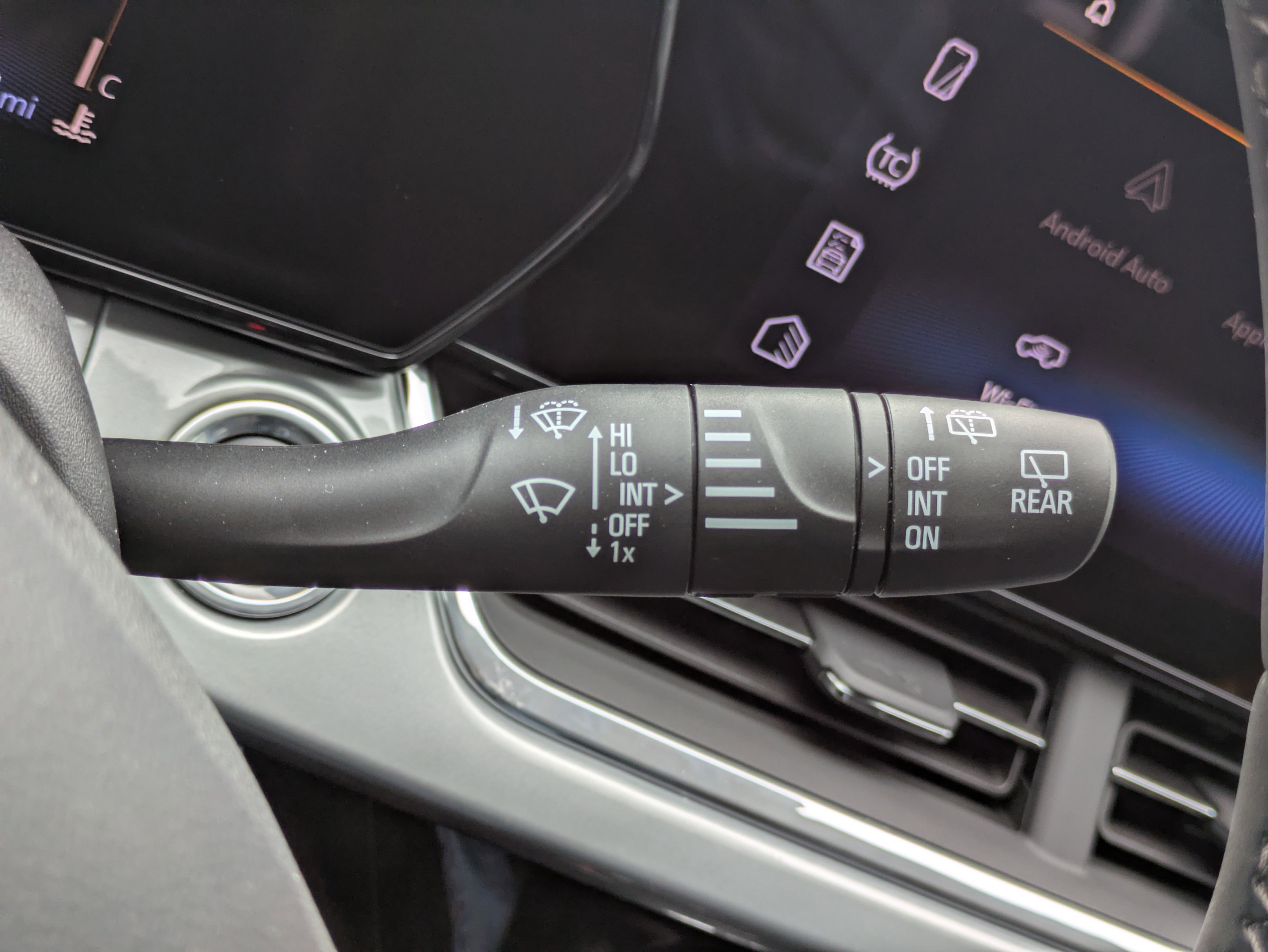 New 2025 Chevrolet Trax LT w/ Driver Confidence Package FWD image 17