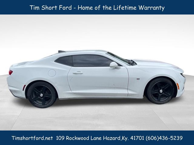 Used 2020 Chevrolet Camaro LT RWD image 3