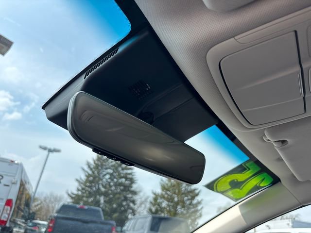 Used 2025 Genesis G70 2.5T image 28