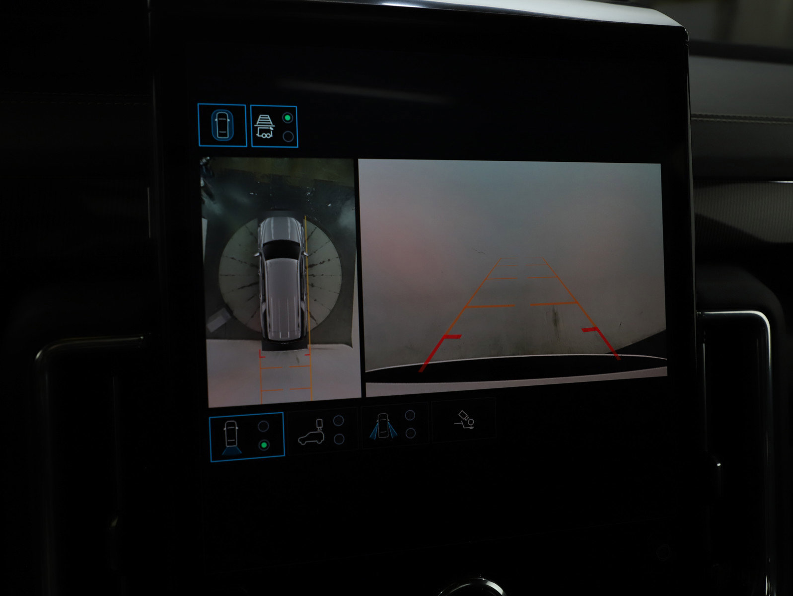 Used 2025 GMC Yukon XL Elevation w/ Elevation Premium Package image 34